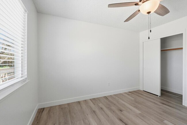 Building Photo - 426 Cherry Ln