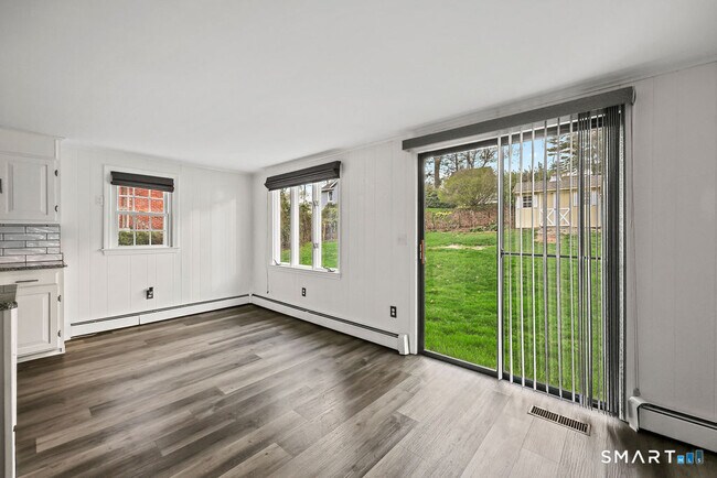 Building Photo - 575 S Main St