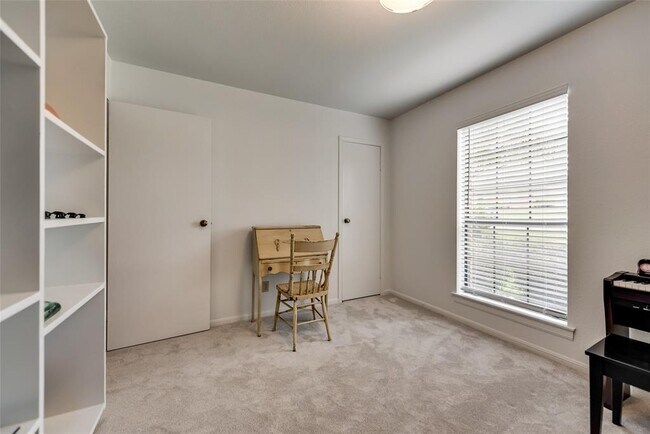 Building Photo - 900 Tupelo Dr