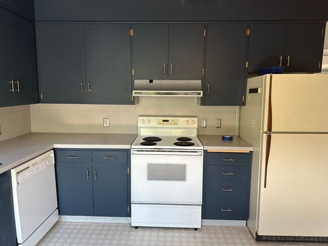 Building Photo - Two-Bedroom Duplex in North End