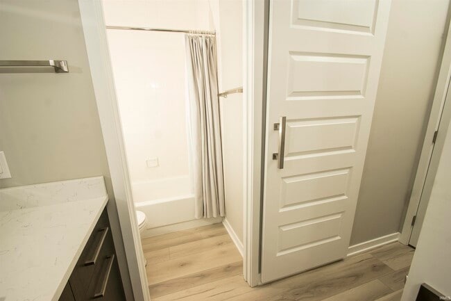 Building Photo - 113 W Wayne St