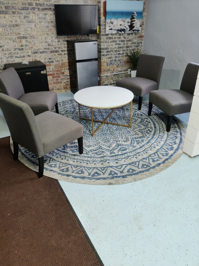 Resident Common Area - Lafayette Apartment Homes