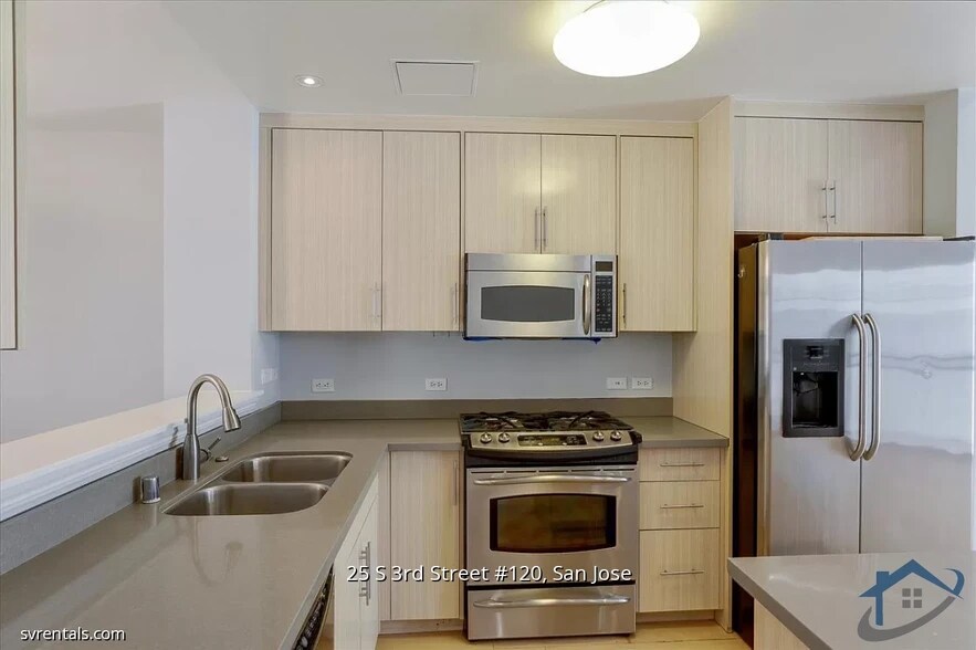 Gas stove - 25 S 3rd St