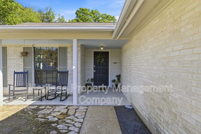 Building Photo - 13402 Langtry St