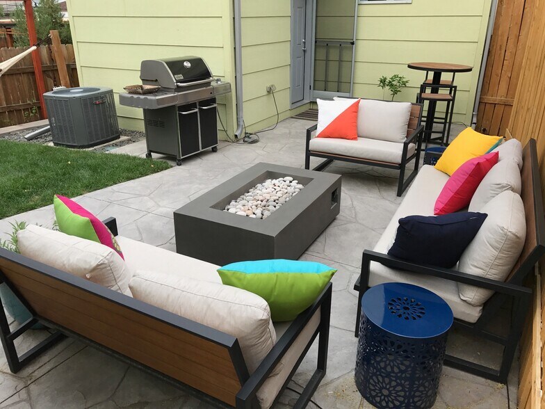 Backyard with Fire Pit - 3639 Mariposa Street