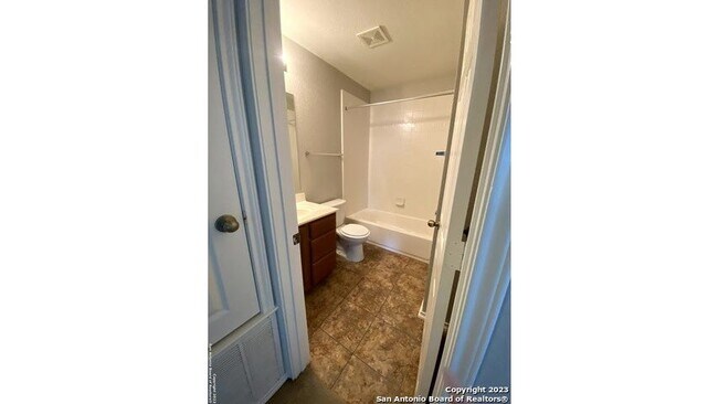 Building Photo - 2334 Cats Paw View