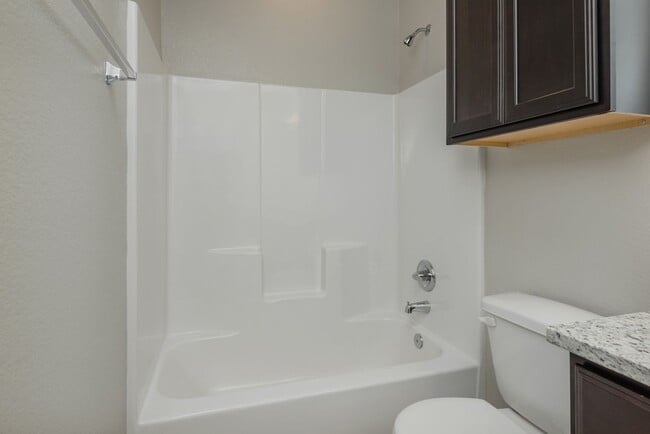 Building Photo - Beautifully designed and thoughtfully maintained duplex