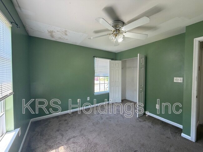 Building Photo - 120 Kennet Dr