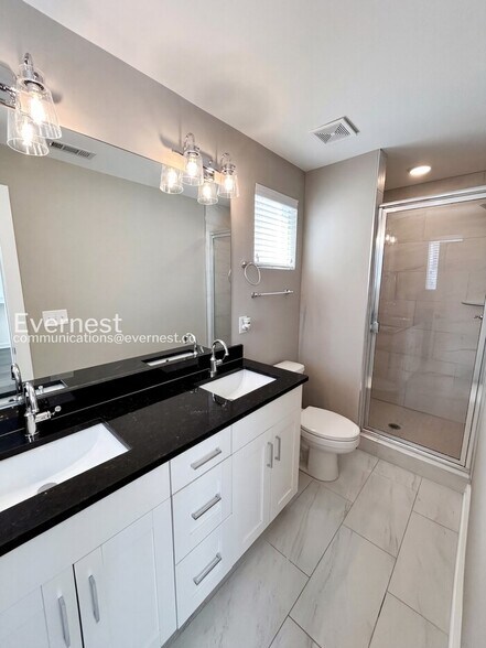 Building Photo - 305 Jeffries Wy