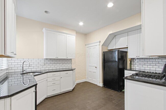 Building Photo - 22 E Frankfort St