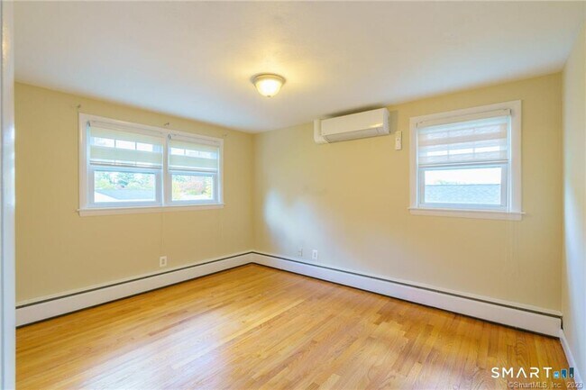 Building Photo - 33 Sky View Dr