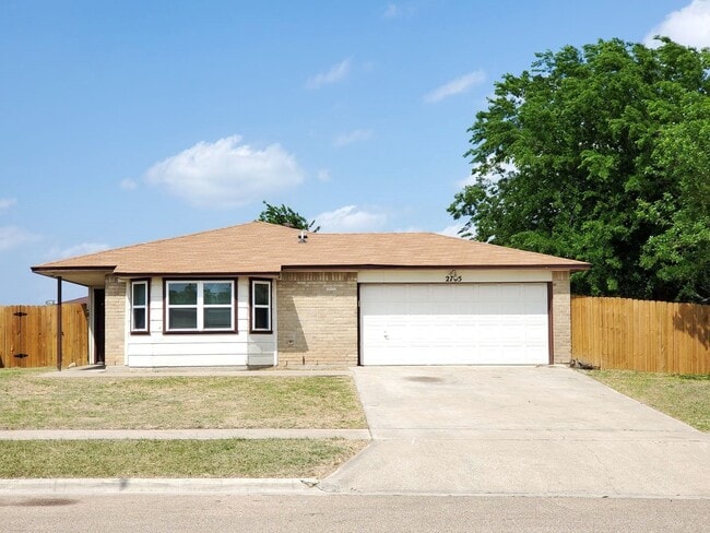 Primary Photo - 2705 Casey Dr
