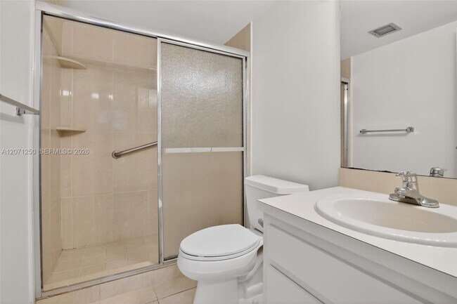 Building Photo - 250 Jacaranda Dr