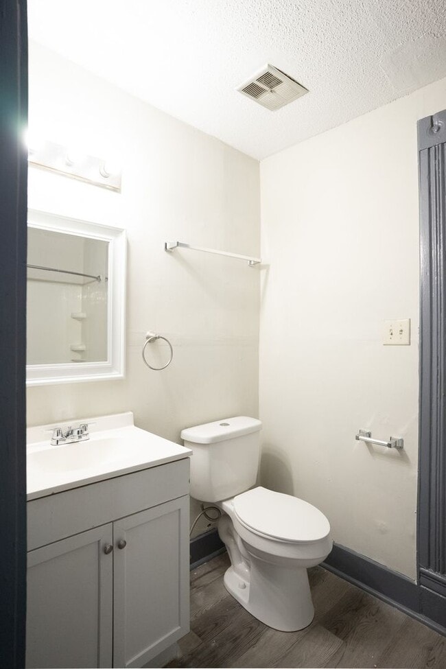 Building Photo - 508 3rd St