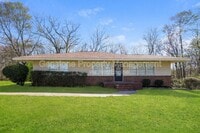 Building Photo - 2629 Wood Dr NE