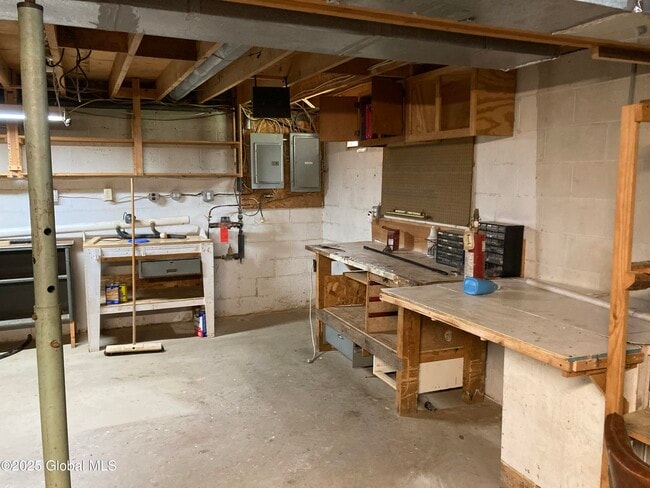 Building Photo - 11 Keyes St