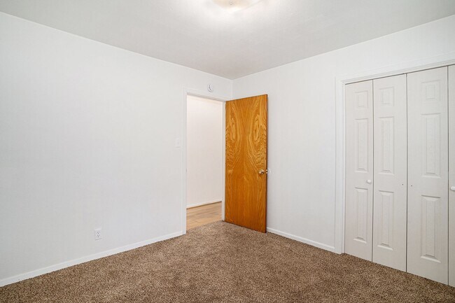 Building Photo - Great 3 Bedroom with Detached Workshop and...