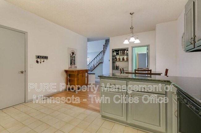 Building Photo - 4080 Meadowlark Curve