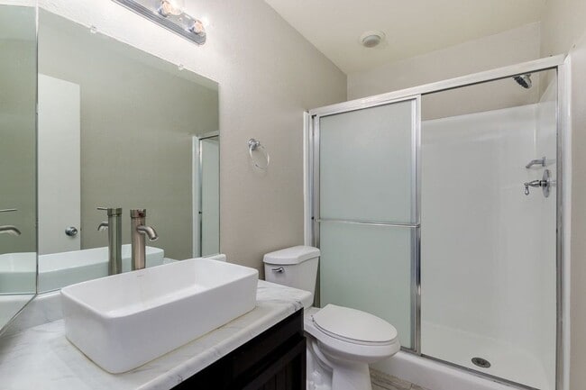 Building Photo - Modern 3 BD 2 BA Home on Mesa/Chandler/Tempe Border!