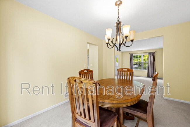 Building Photo - 5820 S 157th St