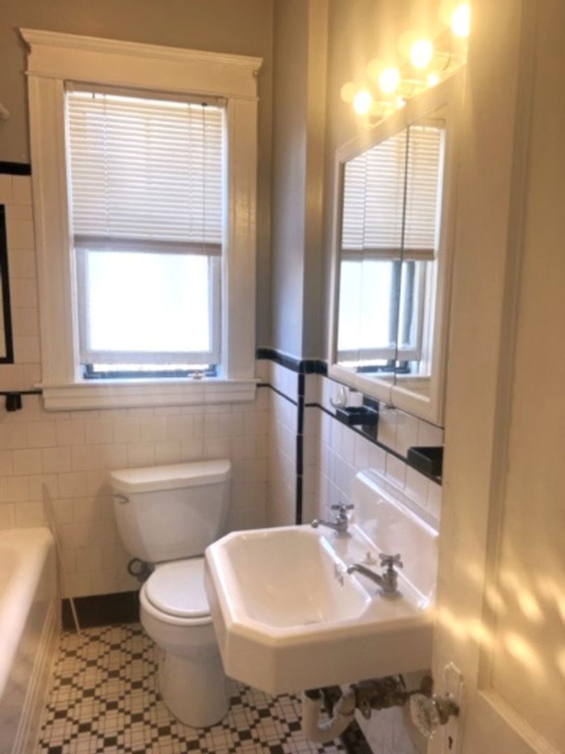 Building Photo - 20 Hudson St