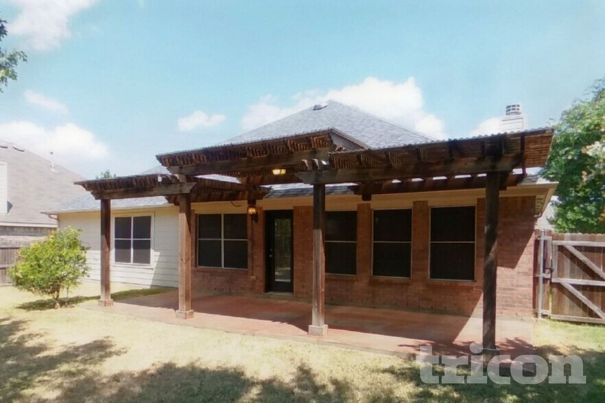 Building Photo - 3205 Silver Point Ct