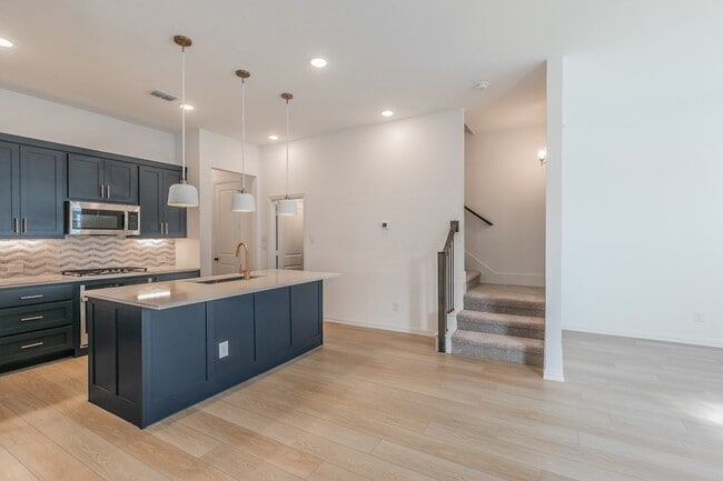 Building Photo - 1145 Concan Dr