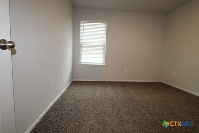 Building Photo - 2321 Aylesbury Dr