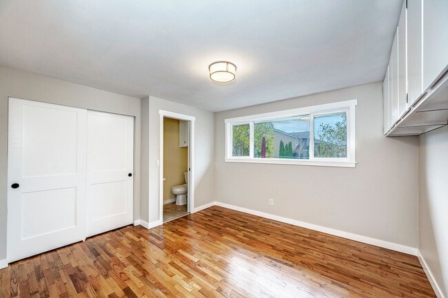 Building Photo - East Lynnwood Three Bed, 1 1/2 Bath Rambler