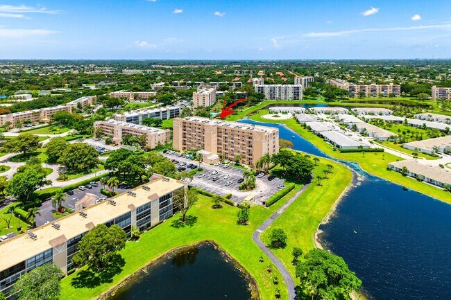 Building Photo - 7076 Huntington Ln