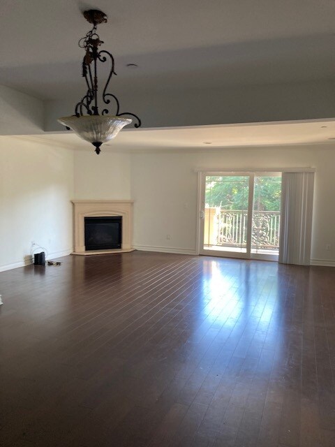 Livingroom - 11911 Mayfield Ave