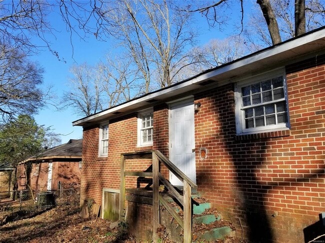 Building Photo - 316 Sumerset Dr