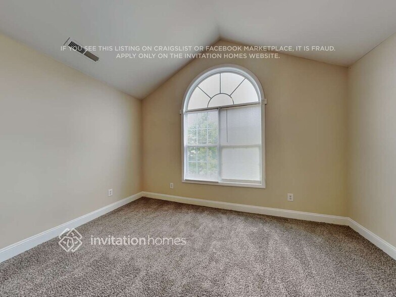 Building Photo - 1410 Nicklaus Dr