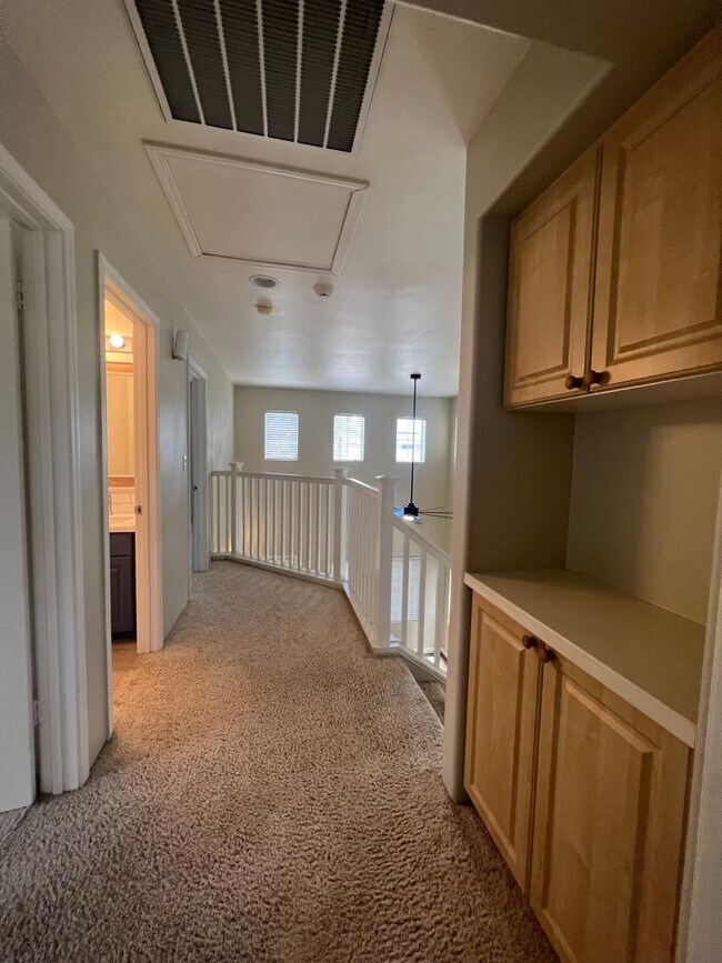 Building Photo - Beautiful 4 Bedroom Home in Ocean Pointe *...