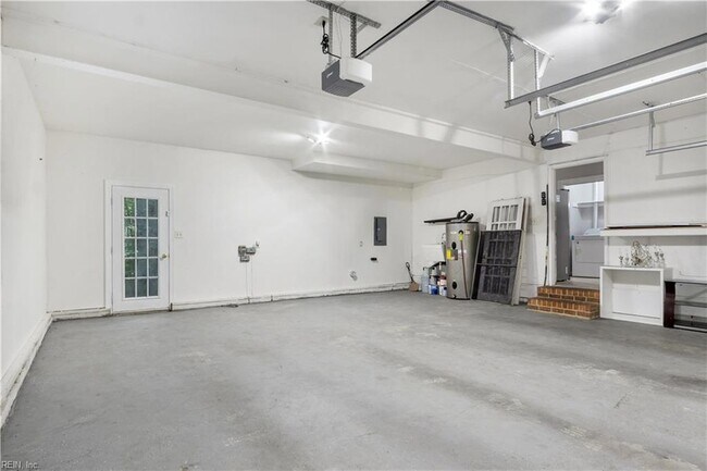 Building Photo - 107 Oak Ridge Ct