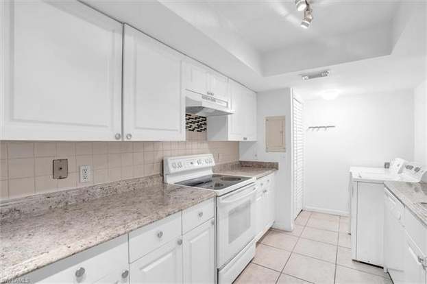 Building Photo - 3635 Boca Ciega Dr