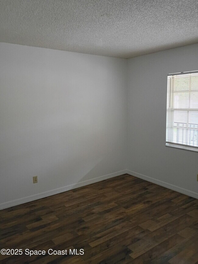 Building Photo - 3013 Sir Hamilton Cir
