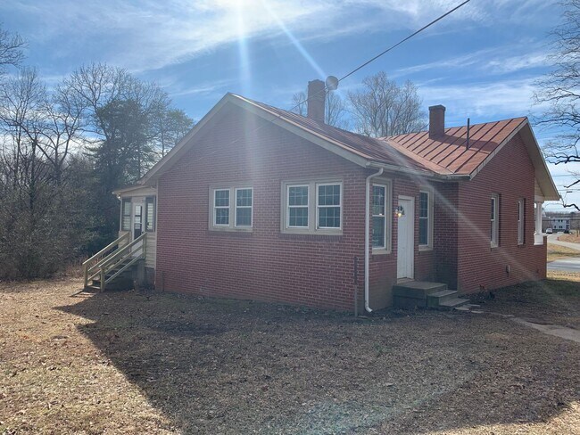 Building Photo - Single Family Home, Located In Appomattox