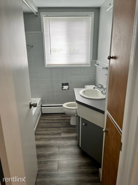 Building Photo - 2 br, 1 bath Condo - 16944 E 11 Mile Rd Ap...