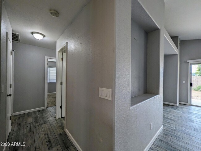Building Photo - 9318 W Brown St