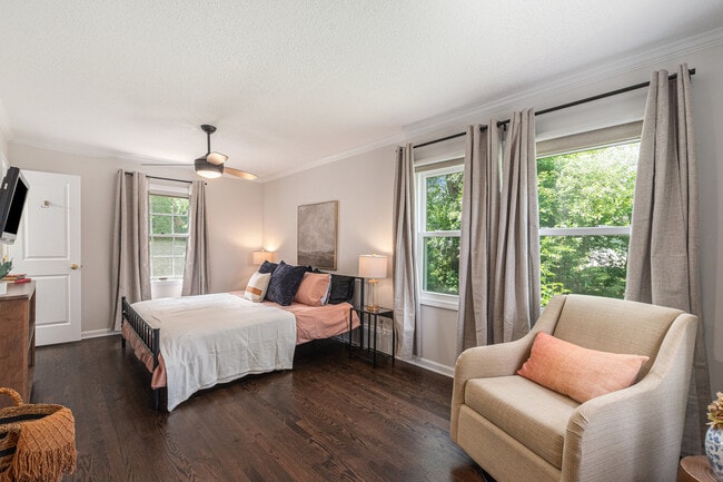 Building Photo - 4302 W 77th Terrace