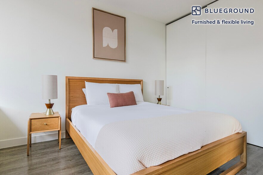 Building Photo - 21 E Chestnut St