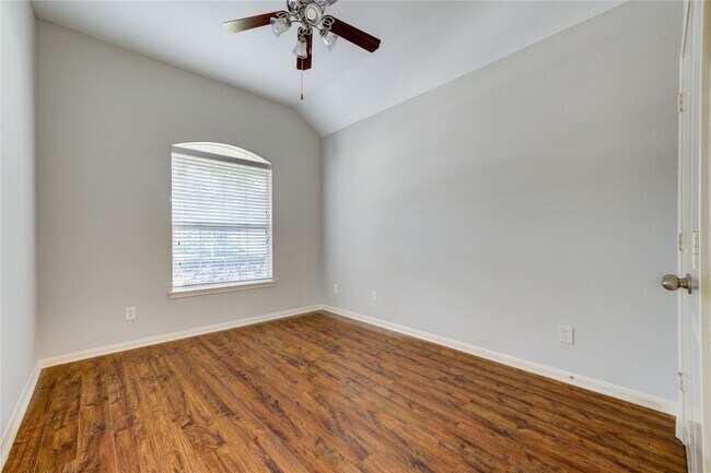 Building Photo - 6030 Starbrook Creek Dr