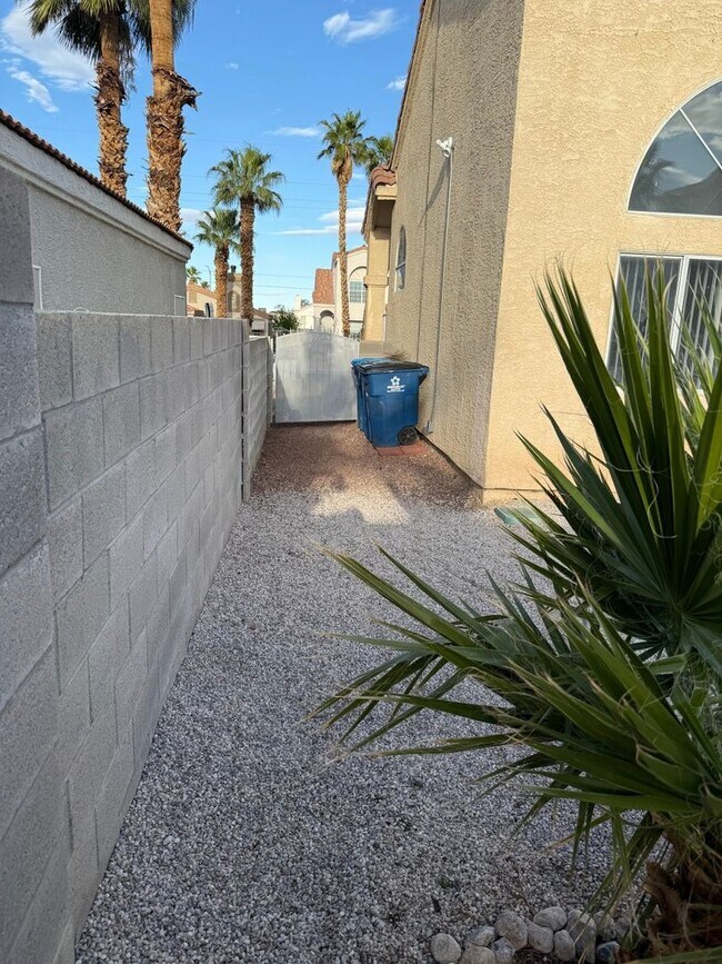 Building Photo - Charming 4BR House in Las Vegas