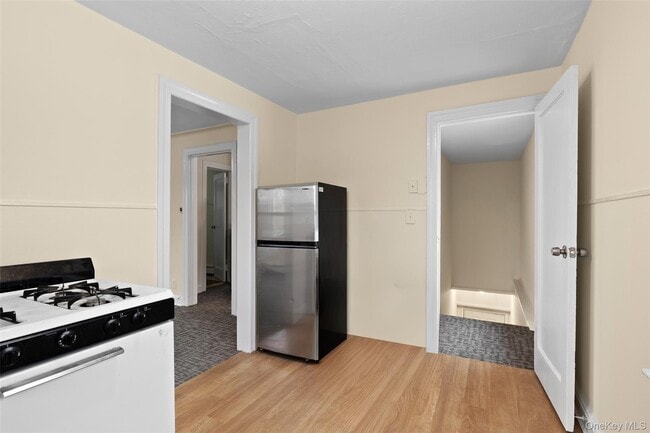 Building Photo - 1883 Bellmore Ave