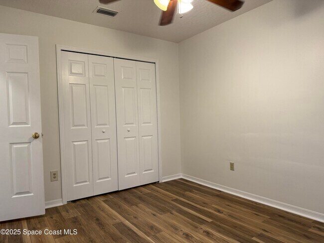 Building Photo - 2530 Street Pauls Dr
