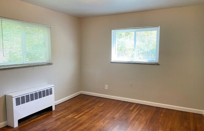 Building Photo - 510 Lowell Ave