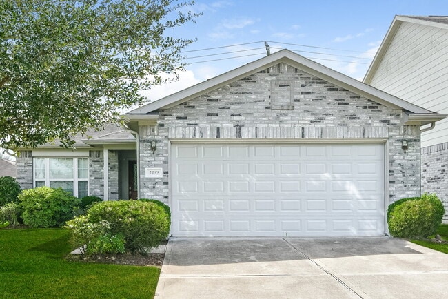 Building Photo - 2219 Diamond Crest Dr