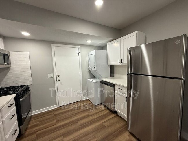 Building Photo - 6405 Brookside Rd