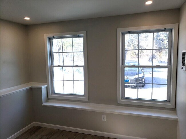 Building Photo - 2 Bancroft Rd